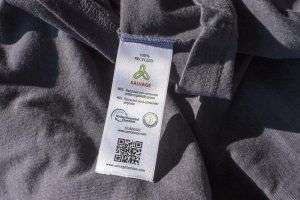 etiqueta-ropa hecha con material reciclado-sirem wild