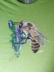 Polinizadores abejas en primavera-abeja-camiseta pintada a mano-sirem wild